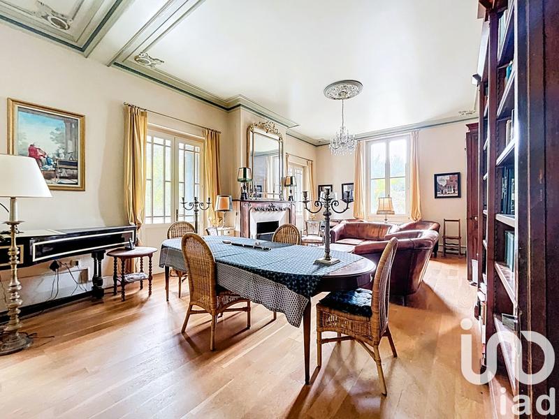 Maison - 402 m² - 12 pièces