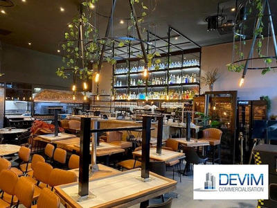 Local commercial - 257 m²