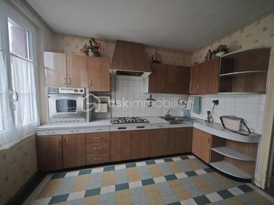 Maison - 170 m² - 10 pièces