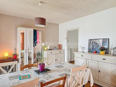 Maison traditionnelle - 90 m² - 4 pièces