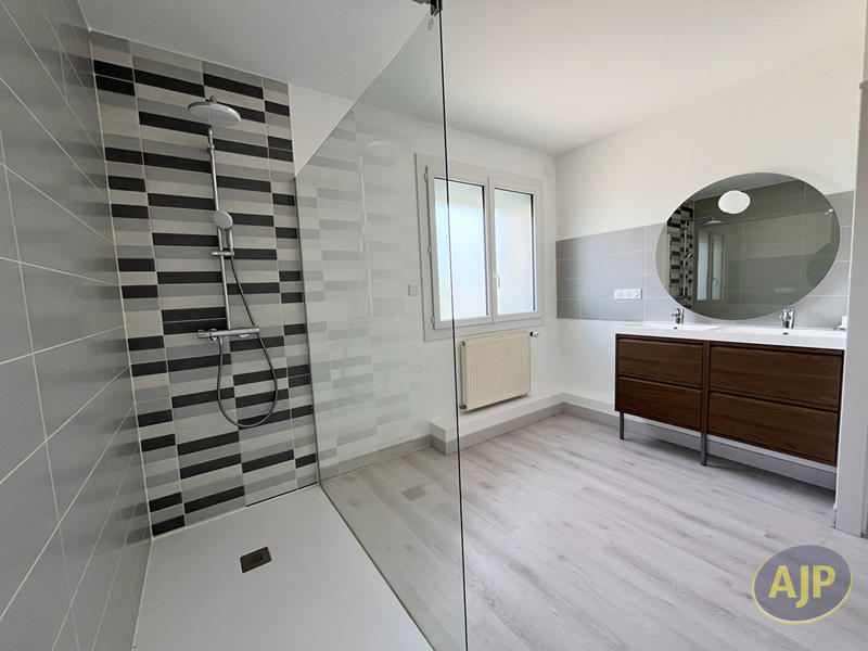 Maison - 120 m² - 6 pièces