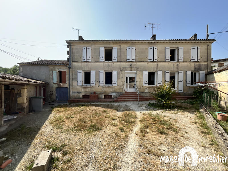 Maison - 210 m² - 6 pièces