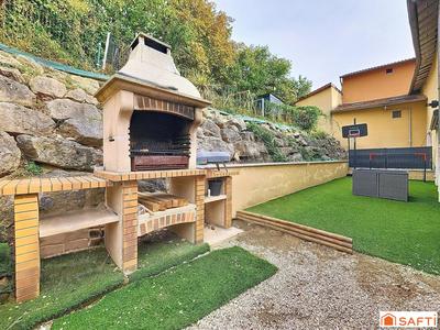 Maison - 98 m² - 4 pièces