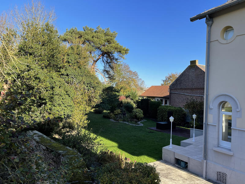 Maison - 337 m² - 10 pièces