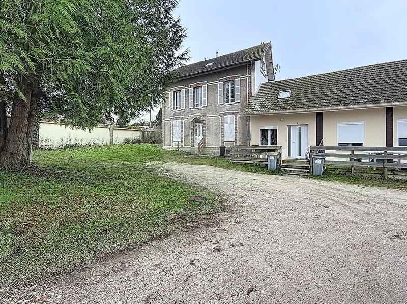 Immeuble - 530 m² - 32 pièces