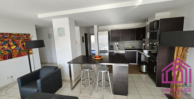 Appartement - 100 m² - 4 pièces