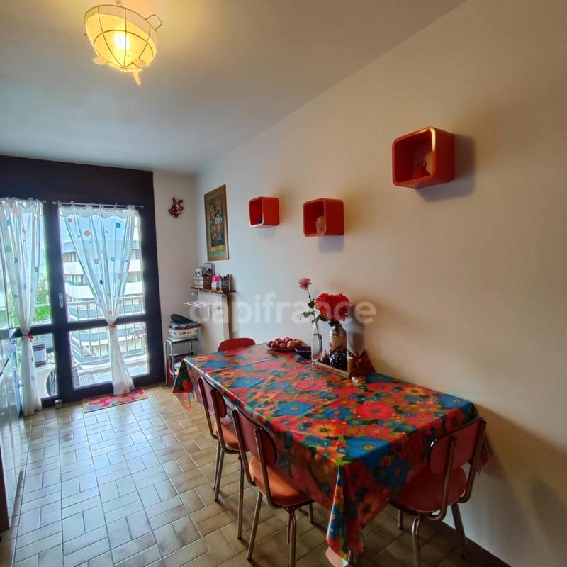 Appartement - 80 m² - 4 pièces