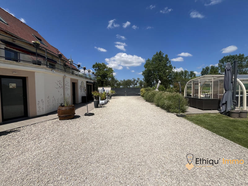 Maison - 316 m² - 8 pièces