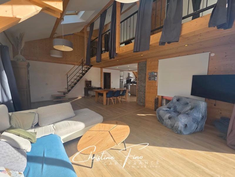 Châlet - 162 m² - 8 pièces