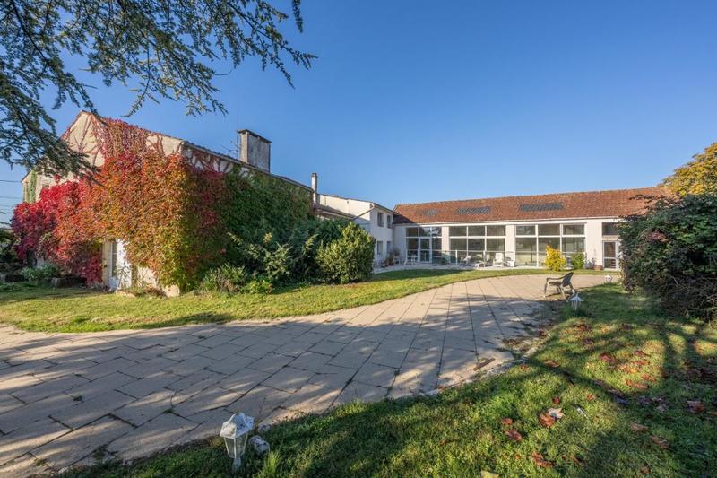 Maison bourgeoise - 480 m² - 9 pièces