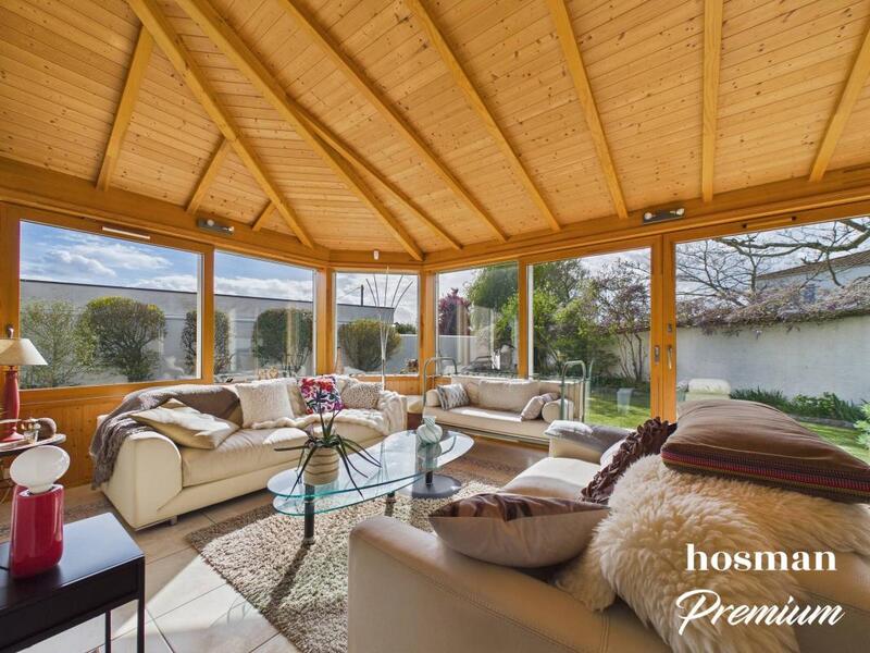 Maison - 201 m² - 7 pièces