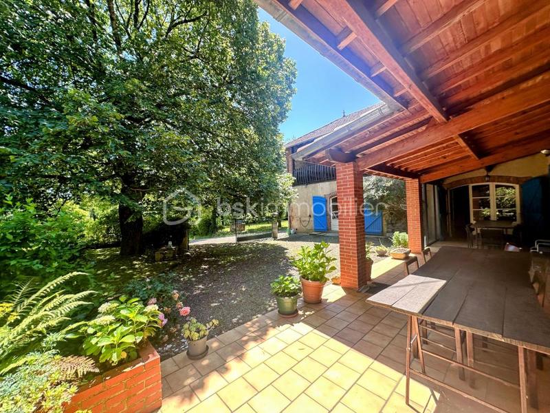 Propriété - 398 m² - 13 pièces