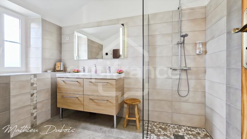 Propriété - 380 m² - 12 pièces