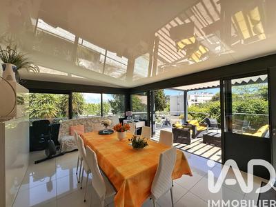 Maison - 252 m² - 5 pièces