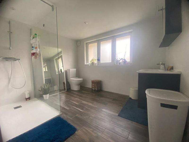 Maison - 202 m² - 7 pièces