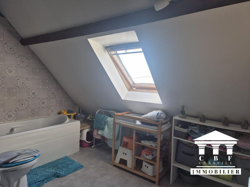 Maison traditionnelle - 153 m² - 8 pièces