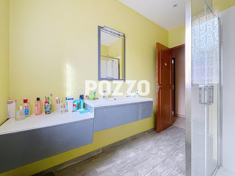 Maison - 100 m² - 6 pièces