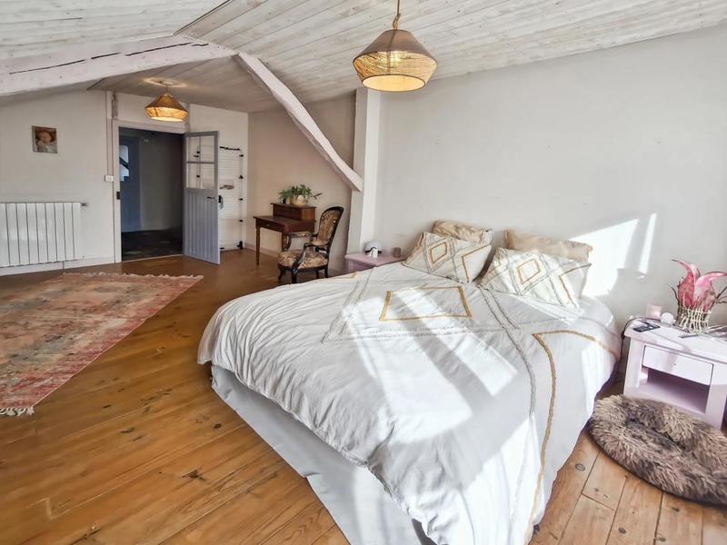 Maison - 295 m² - 6 pièces