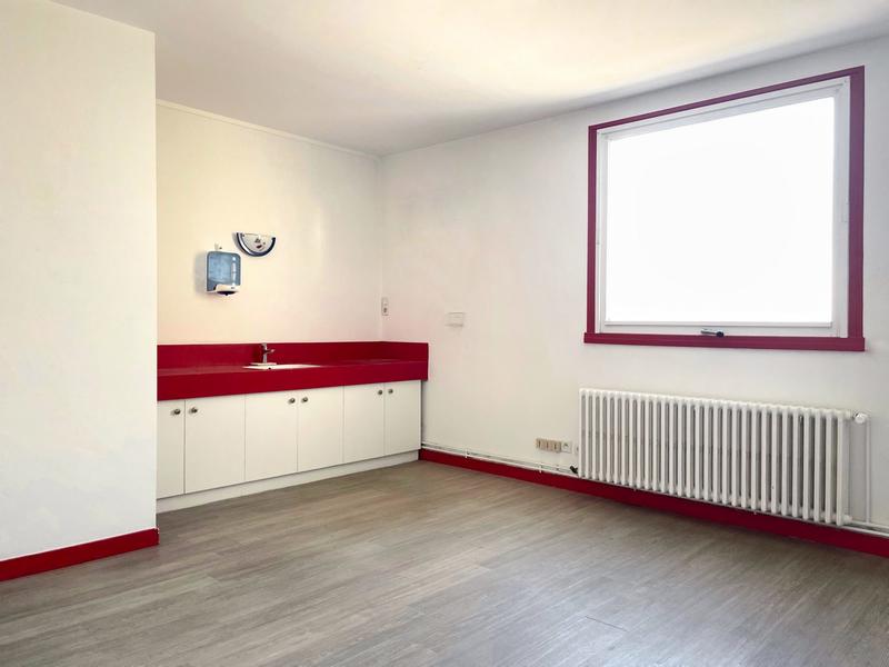 Maison - 303 m² - 12 pièces