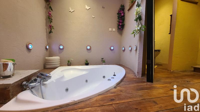 Maison - 260 m² - 8 pièces