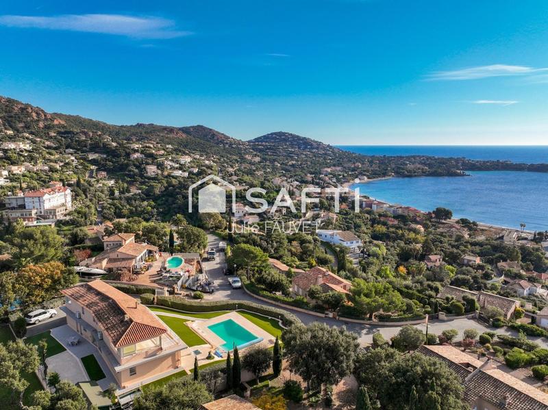 Villa - 250 m² - 9 pièces