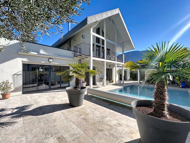 Maison - 195 m² - 6 pièces