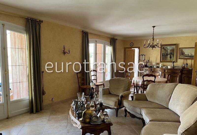 Maison - 259 m² - 9 pièces