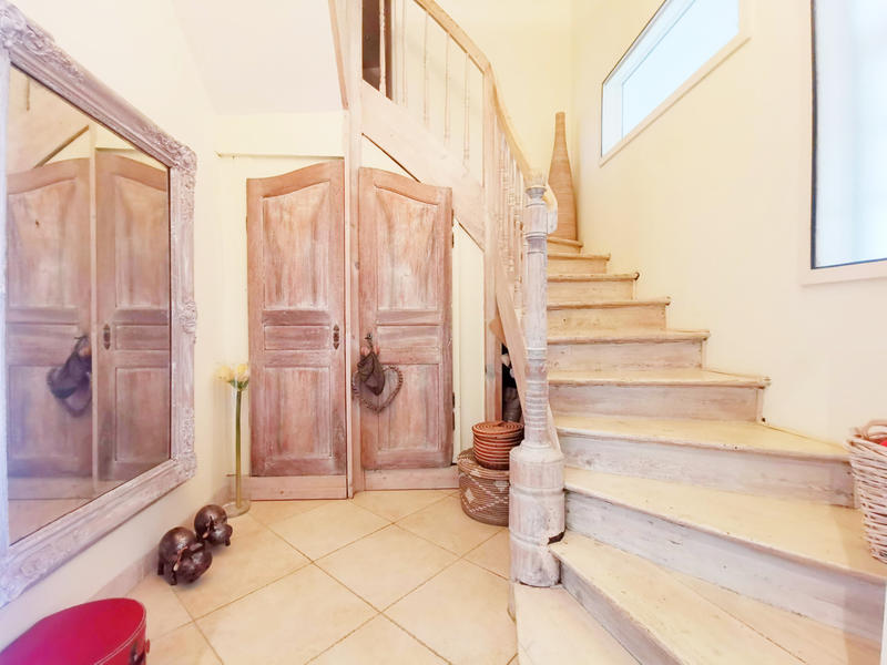 Propriété - 400 m² - 12 pièces