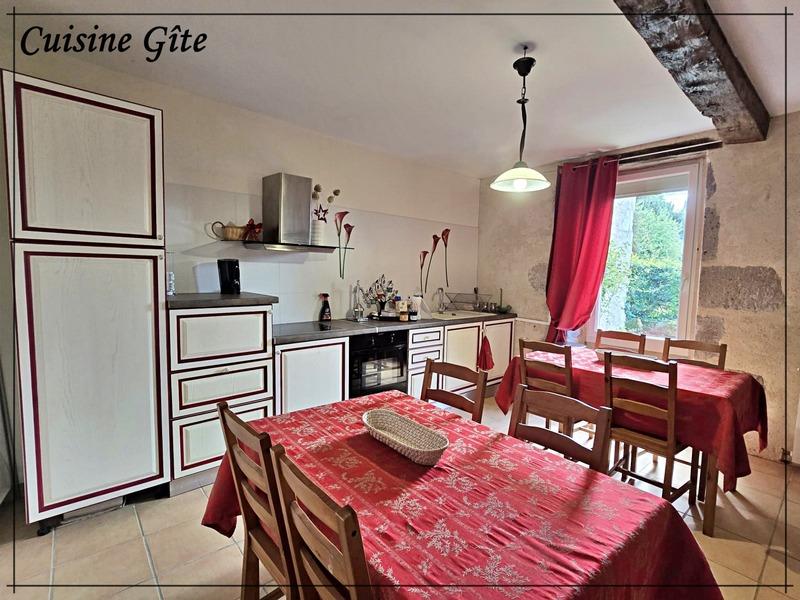 Propriété - 350 m² - 9 pièces