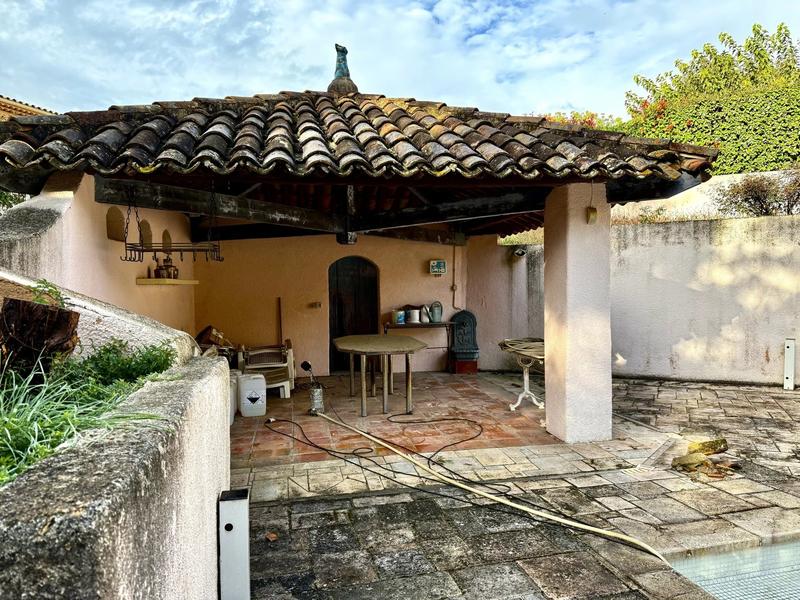 Maison - 230 m² - 8 pièces