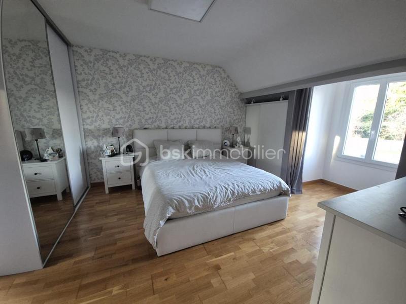 Maison traditionnelle - 136 m² - 6 pièces