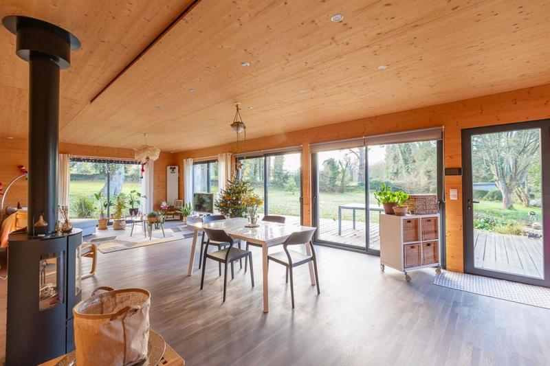 Maison - 210 m² - 6 pièces