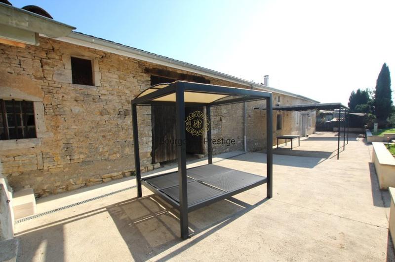 Propriété - 221 m² - 8 pièces