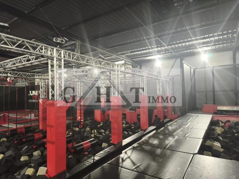 Entrepôt - 2 850 m²