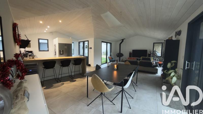 Maison - 140 m² - 5 pièces