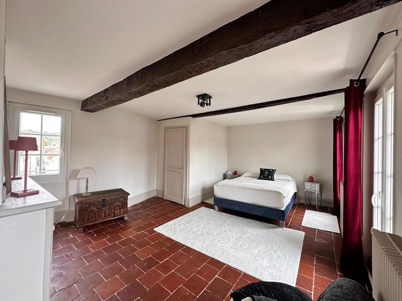 Maison - 292 m² - 8 pièces