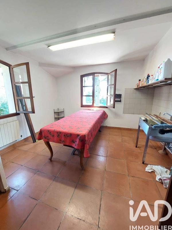 Maison - 389 m² - 10 pièces