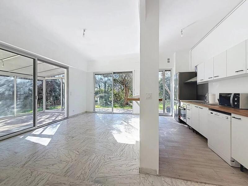 Appartement - 98 m² - 4 pièces