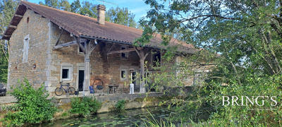 Maison - 361 m² - 7 pièces