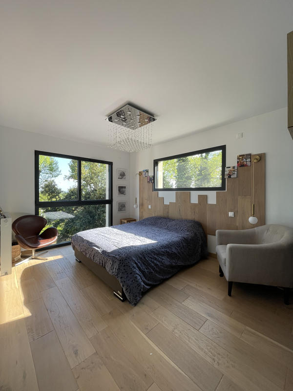 Maison - 220 m² - 6 pièces