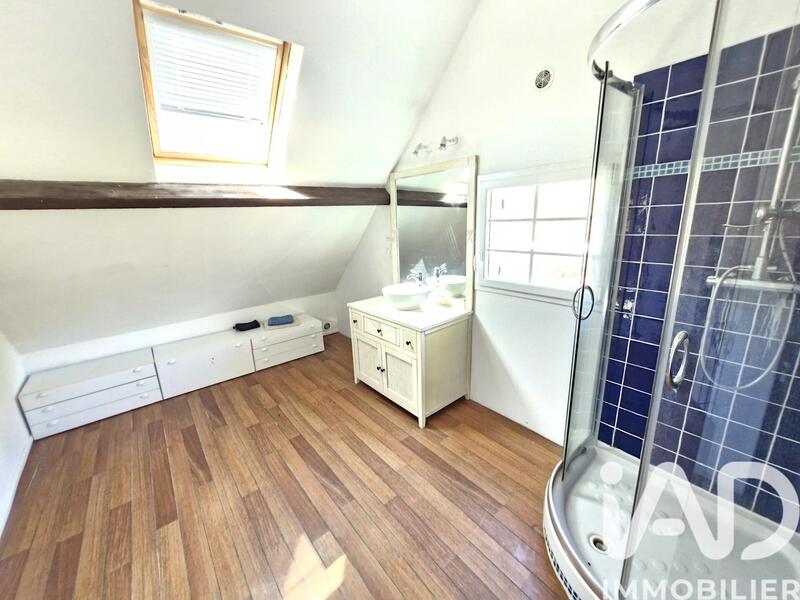 Maison - 210 m² - 9 pièces