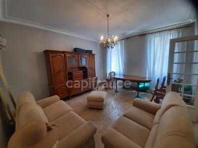 Maison - 198 m² - 8 pièces