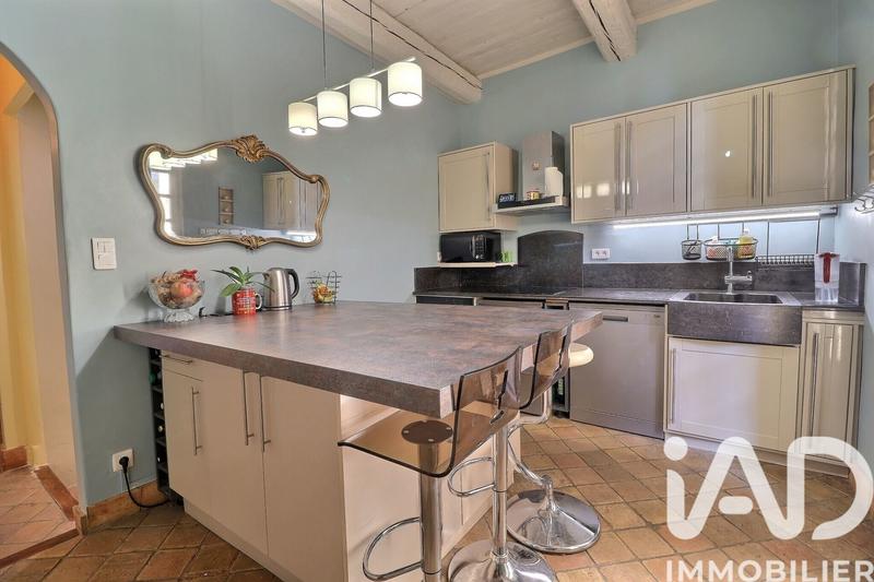 Maison - 252 m² - 8 pièces