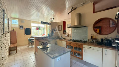 Maison - 204 m² - 6 pièces