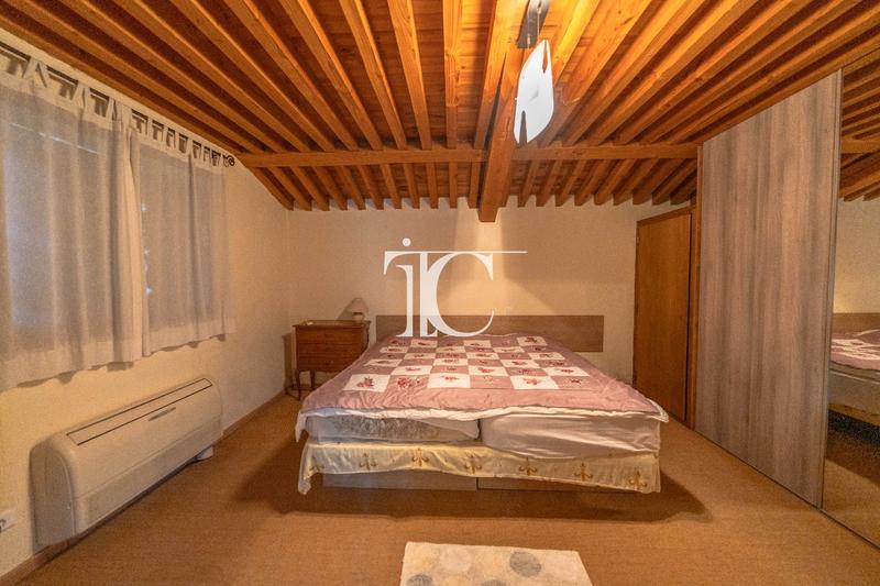 Maison - 324 m² - 13 pièces