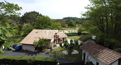 Maison - 147 m² - 7 pièces