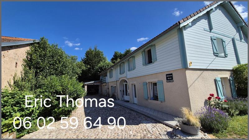 Maison - 243 m² - 9 pièces