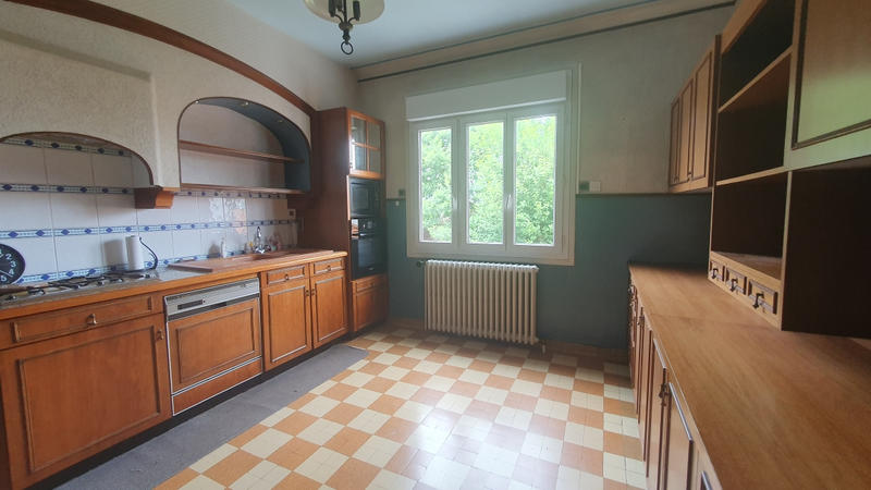 Maison - 137 m² - 9 pièces