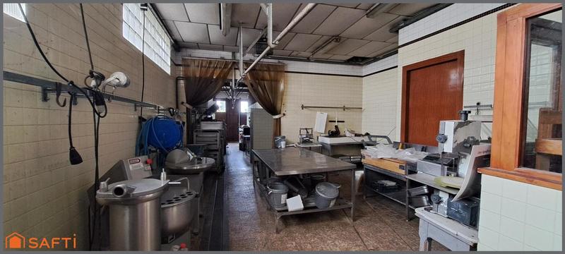 Local commercial - 206 m² - 2 pièces