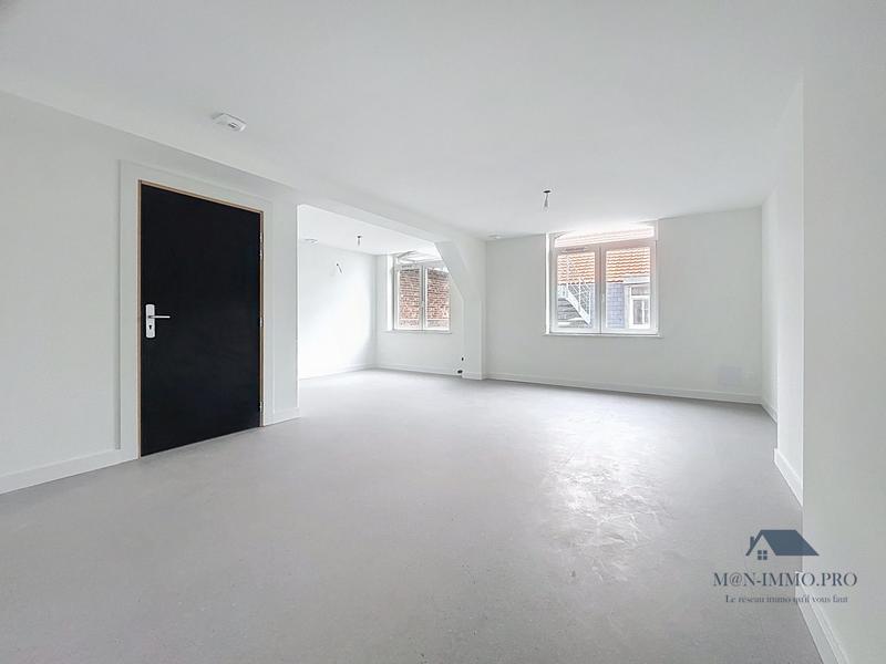 Bureau - 74 m² - 1 pièce